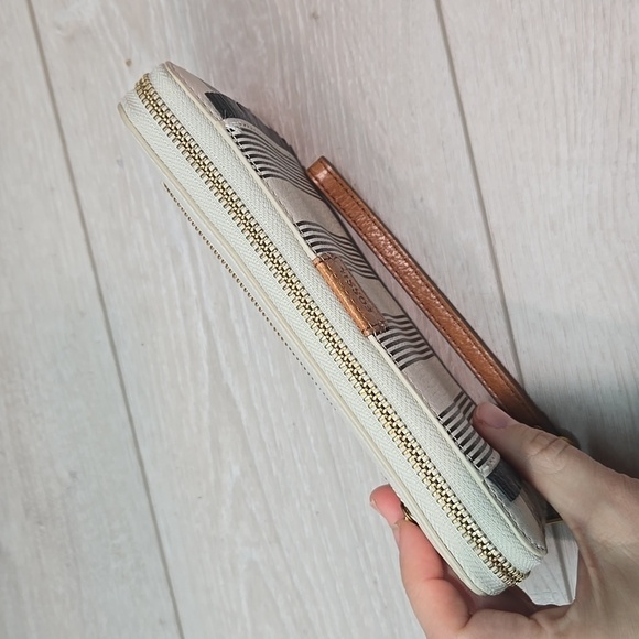 Fossil Women Emma RFID Zip clutch Leather Wallet - Picture 6 of 13